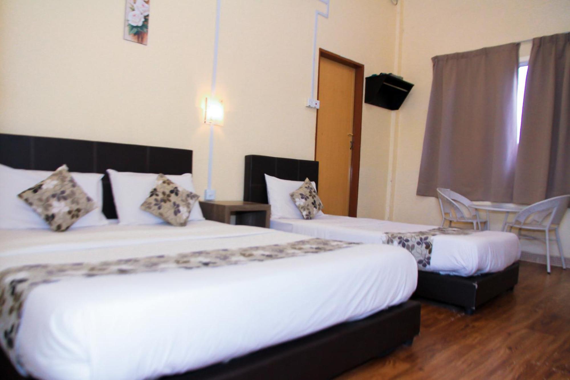 Myra Hotel Mersing Exterior photo