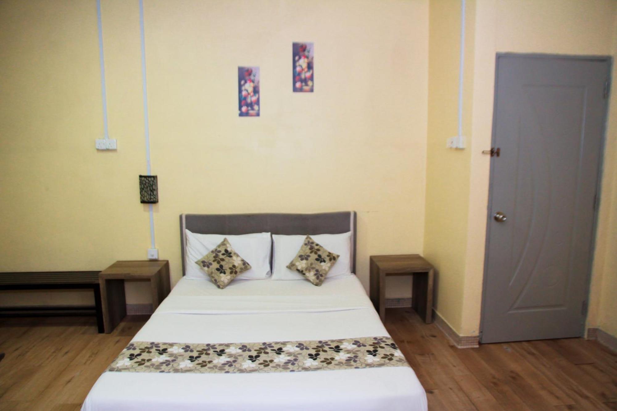 Myra Hotel Mersing Exterior photo